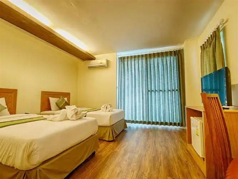Tm Land Hotel Ayutthaya Eksteriør billede