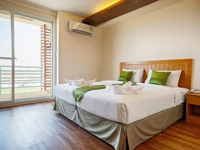 Tm Land Hotel Ayutthaya Eksteriør billede