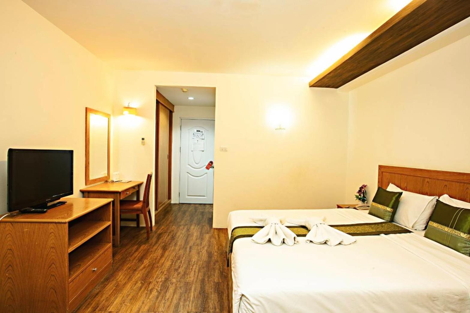 Tm Land Hotel Ayutthaya Eksteriør billede