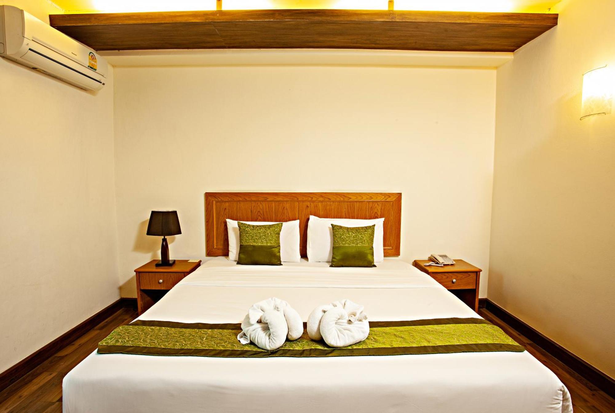 Tm Land Hotel Ayutthaya Eksteriør billede