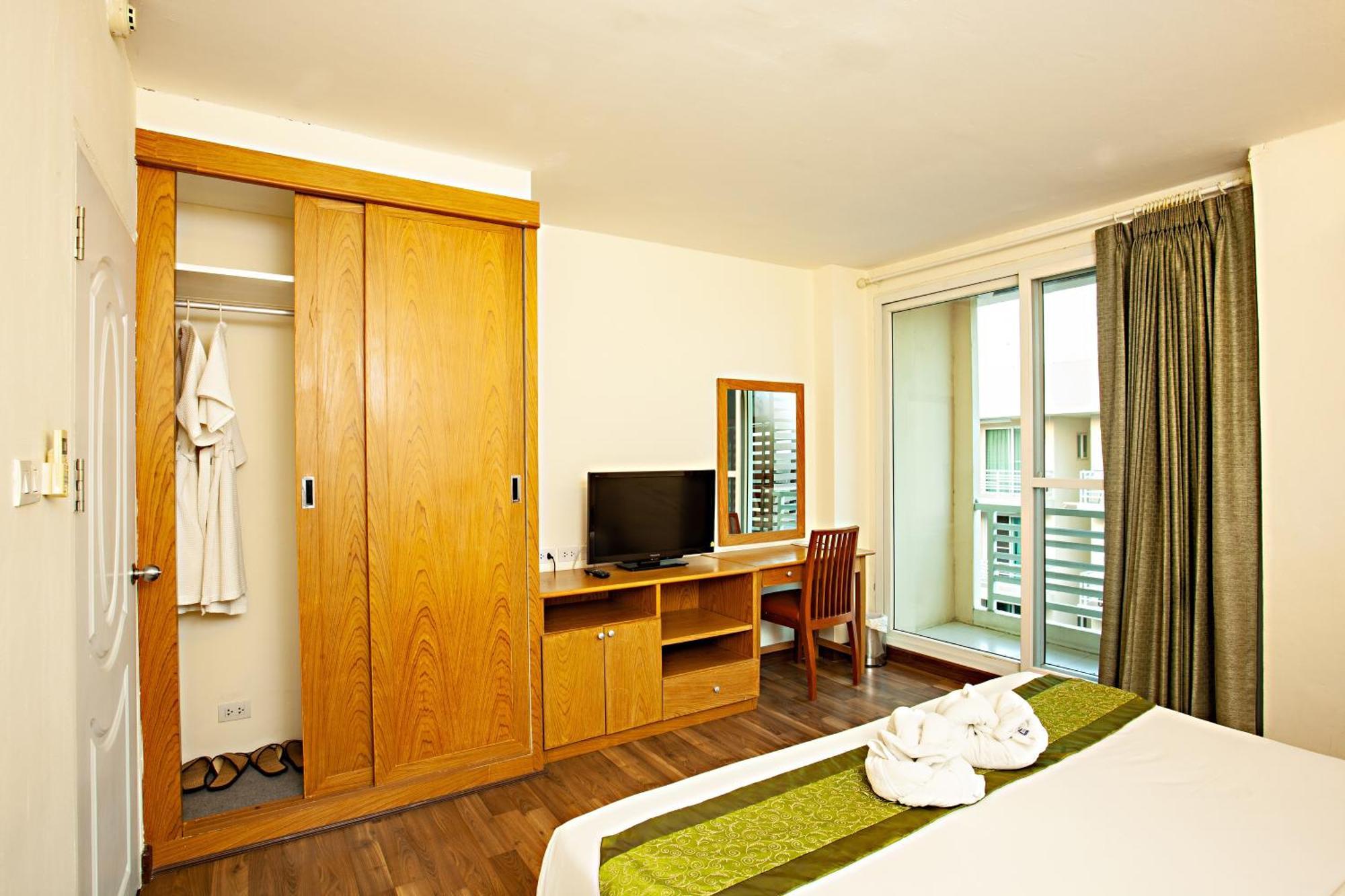 Tm Land Hotel Ayutthaya Eksteriør billede