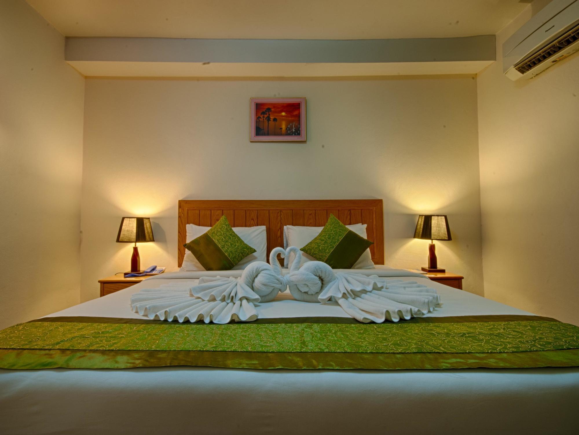 Tm Land Hotel Ayutthaya Eksteriør billede